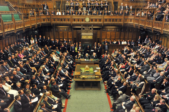 Britaniya parlamenti kraliçanın maaşını artırıb - 93 milyon dollar