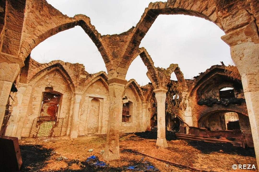 Məşhur fotoqraf: Qarabağda dağıdılmış qəbiristanlıqlar, tövləyə çevrilmiş məscidlər gördüm - FOTO
