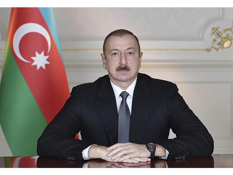 Dövlət qulluqçusunun xidməti vəsiqəsinin təsviri təsdiq edildi - FƏRMAN