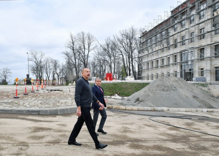 Prezident Şuşada tikinti işləri ilə tanış oldu