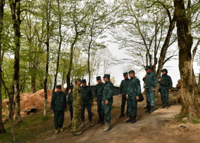 General-polkovniklər Ermənistanla sərhəddə - FOTOLAR